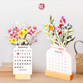 Kaufen Sie 3, erhalten Sie 2 kostenlos 2025 Bloomy Flowers Schreibtischkalender