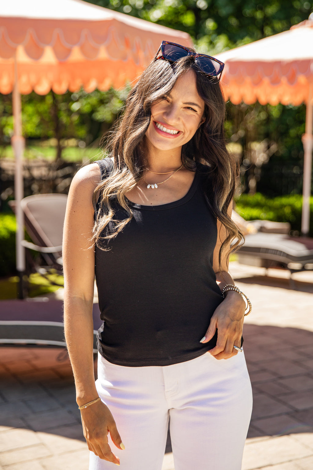 Round Neck Sleeveless Relaxed Basic Tank Top