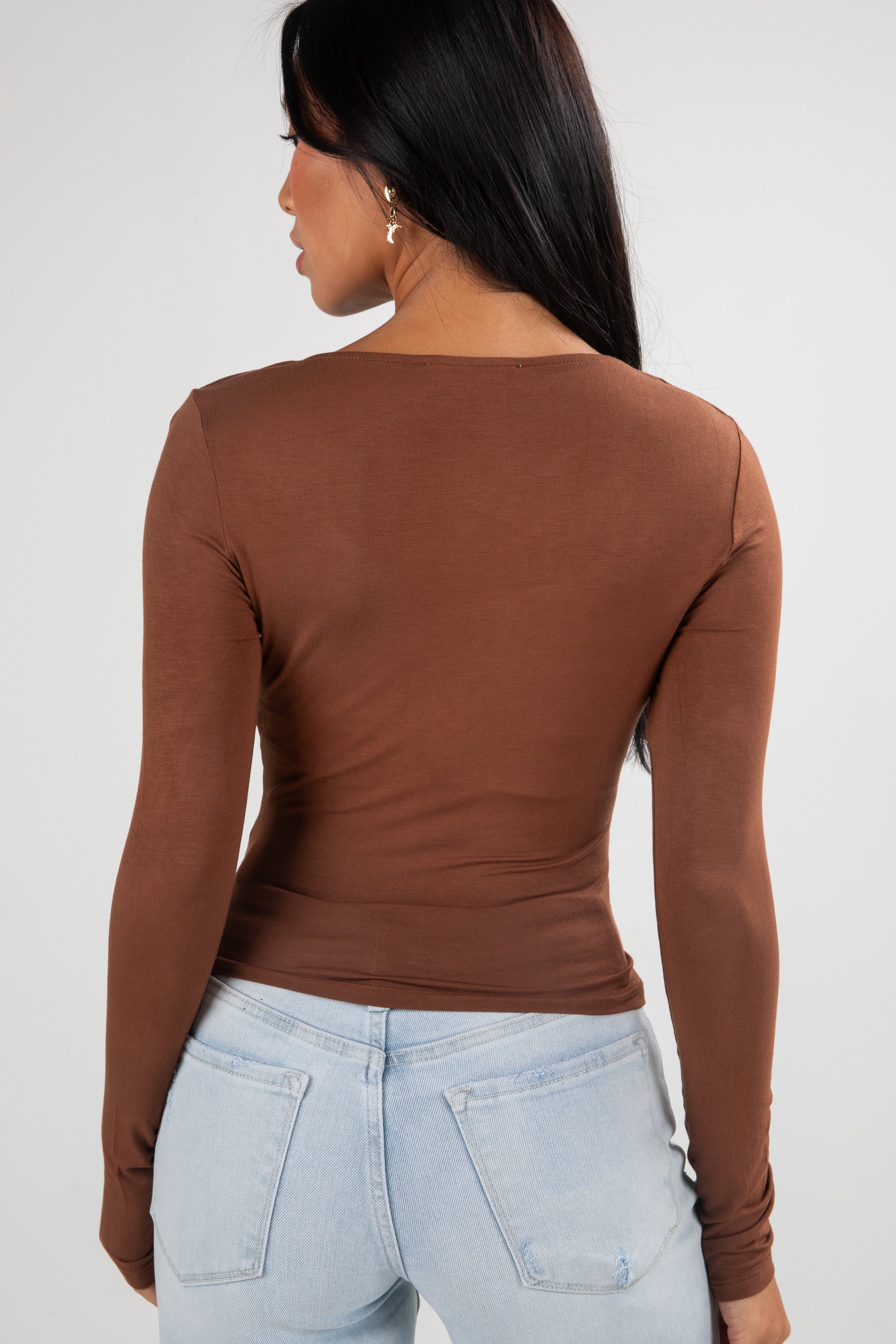Langärmeliges, locker geschnittenes Crop-Top aus Viskose mit U-Boot-Ausschnitt