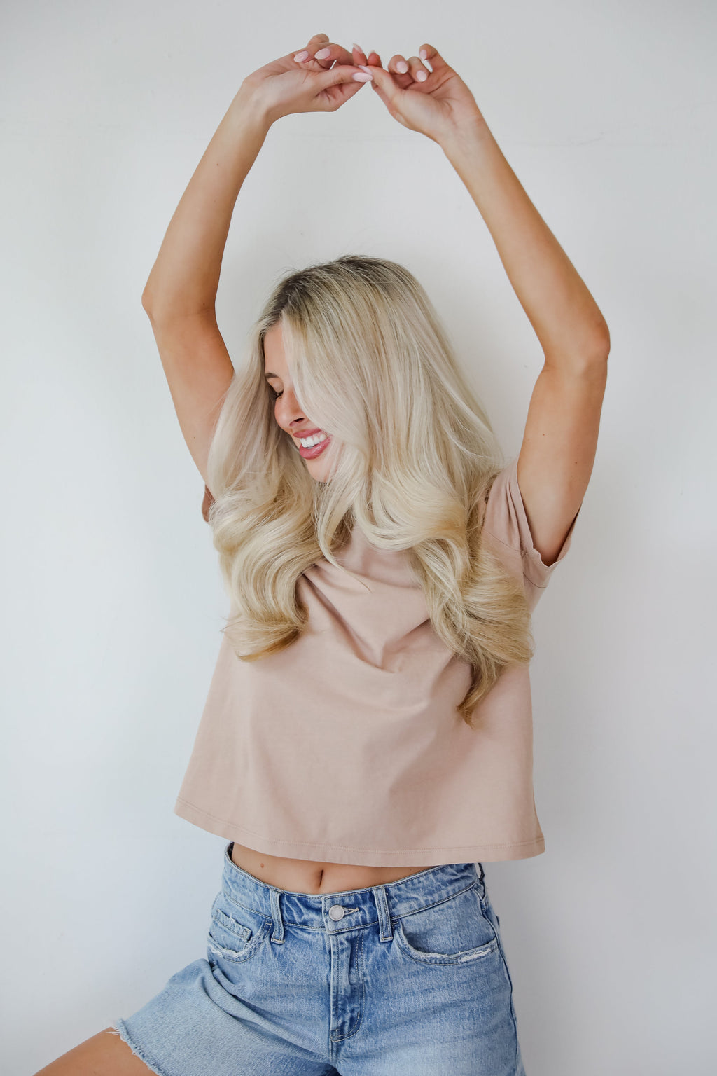 Round Neck Short Sleeve Relaxed Cotton Basic Tee