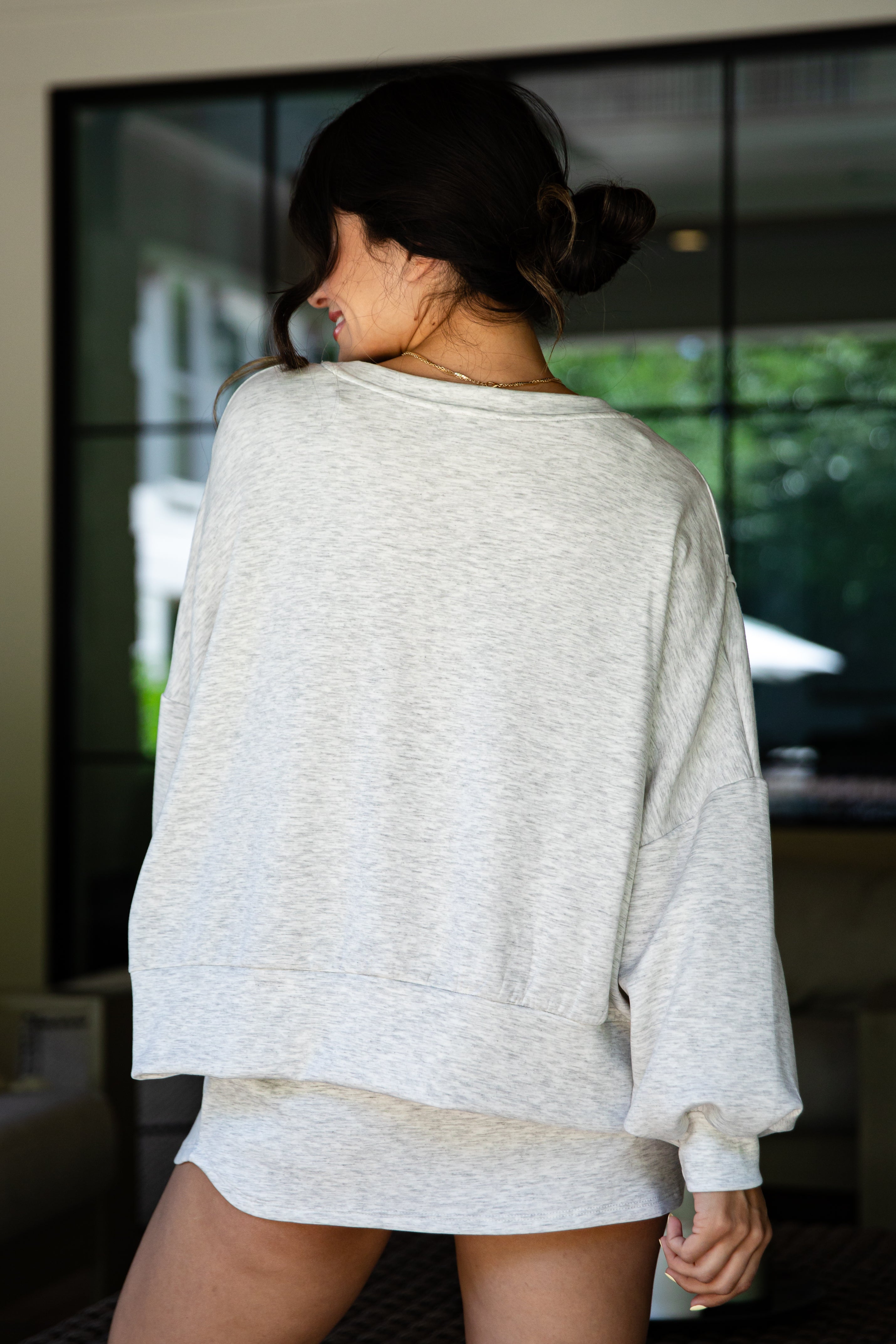 Oversized Modal-Pullover mit überschnittenen Ärmeln