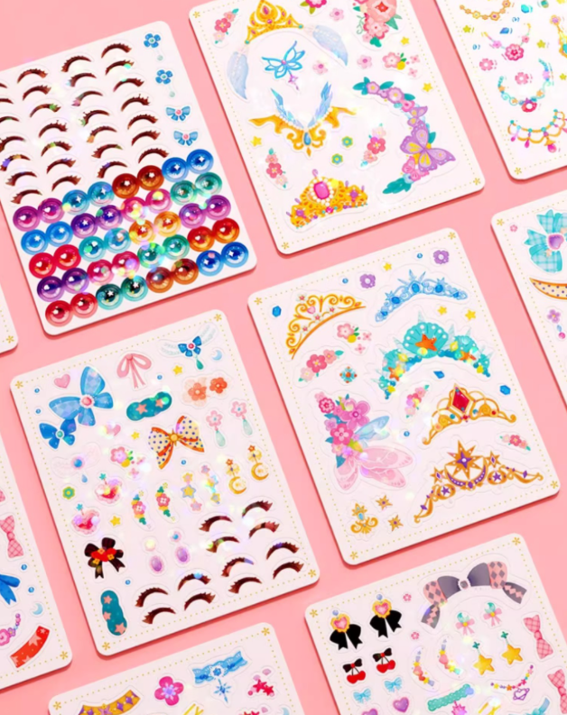 Außergewöhnliche 50 % Rabatt 3-in-1-Spielset zum Anziehen und Schminken einer Prinzessin