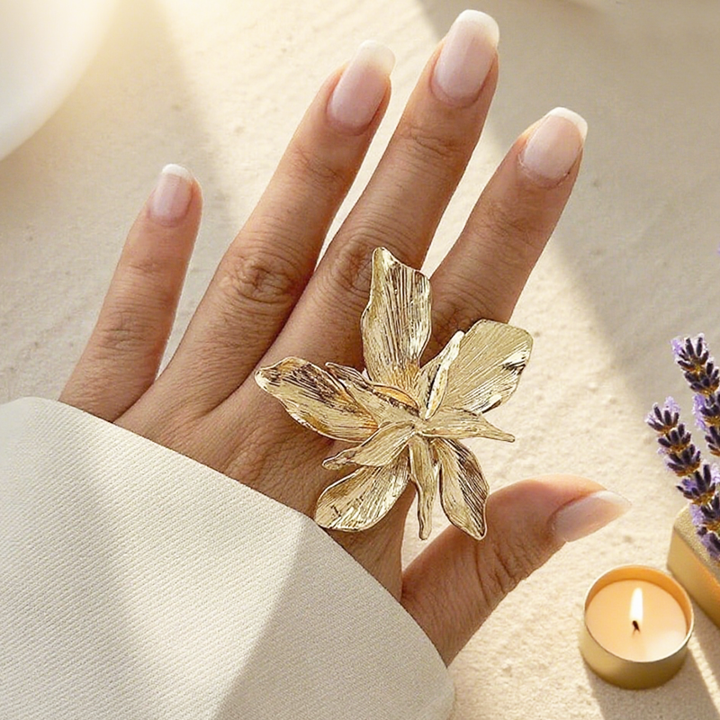 Künstlerischer Oversize-Perlen- & Blumenring