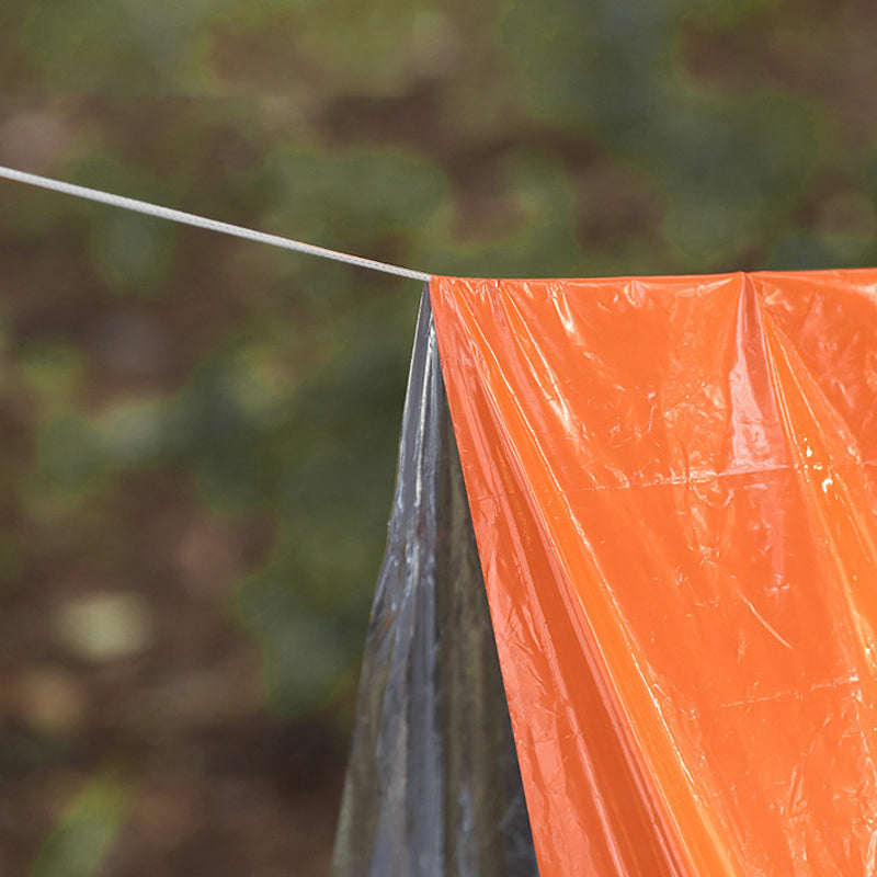 Couvertures de secours, sacs de couchage, tentes pour des randonnes en toute scurit