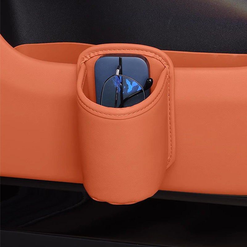 + 0 % sur le porte-gobelet en cuir pour portire auto. Large ouverture: accs facile aux boissons et au tlphone. Fixation par clip, maintien scuris. Cuir PU rsistant et lgant.
