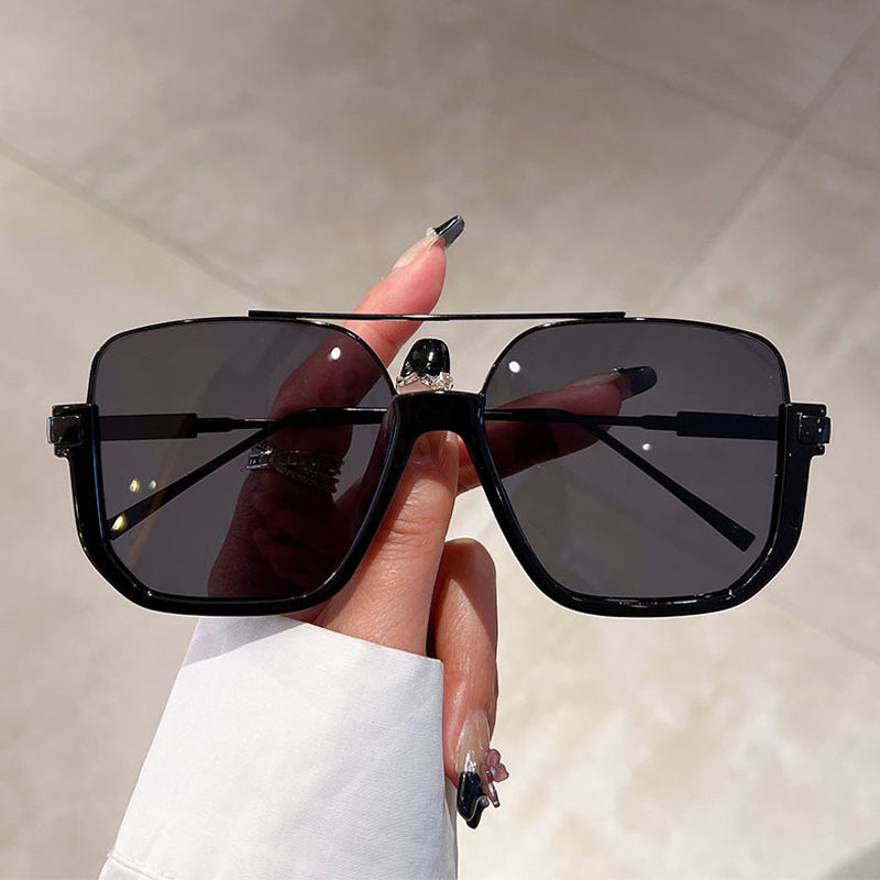 Lunettes de soleil tendance verres teints et lgres