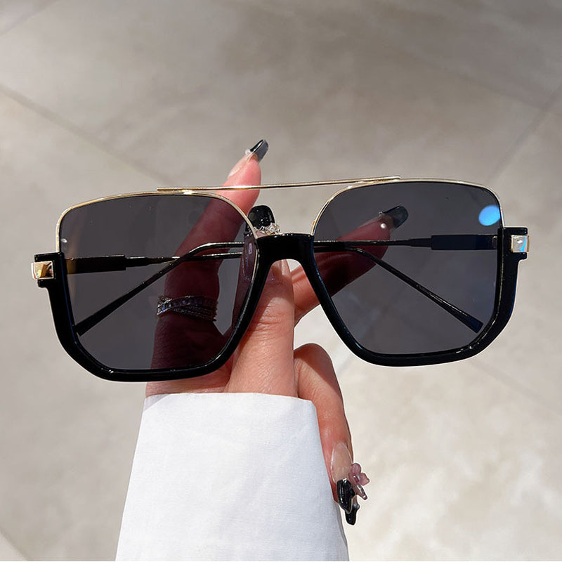Lunettes de soleil tendance verres teints et lgres