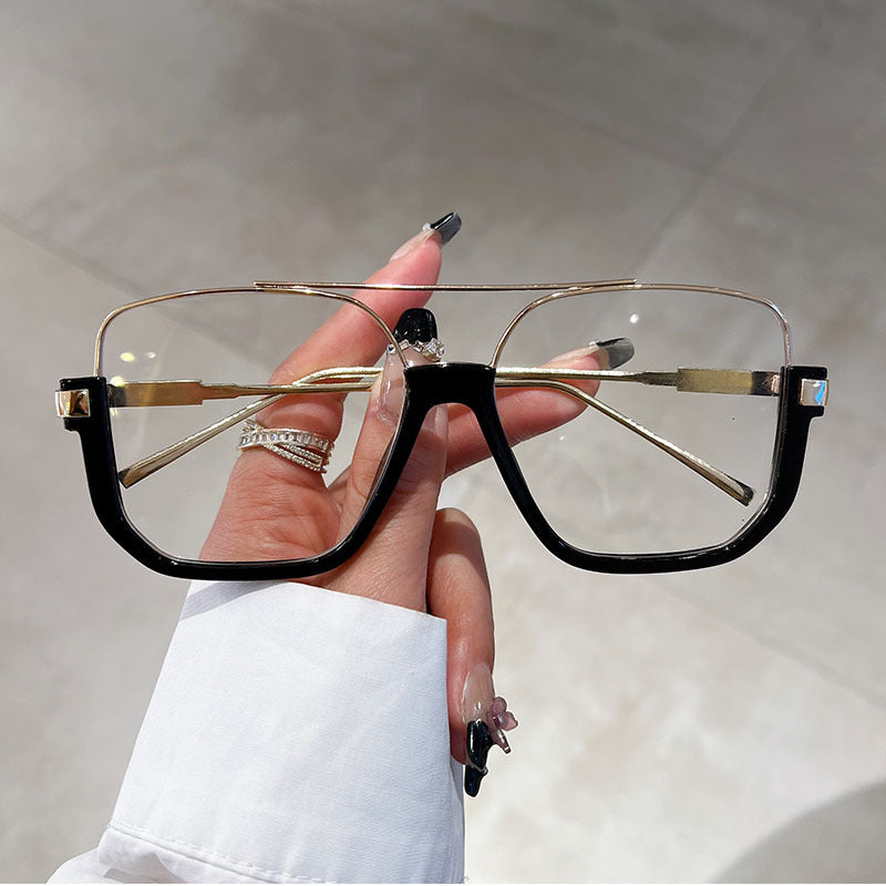 Lunettes de soleil tendance verres teints et lgres