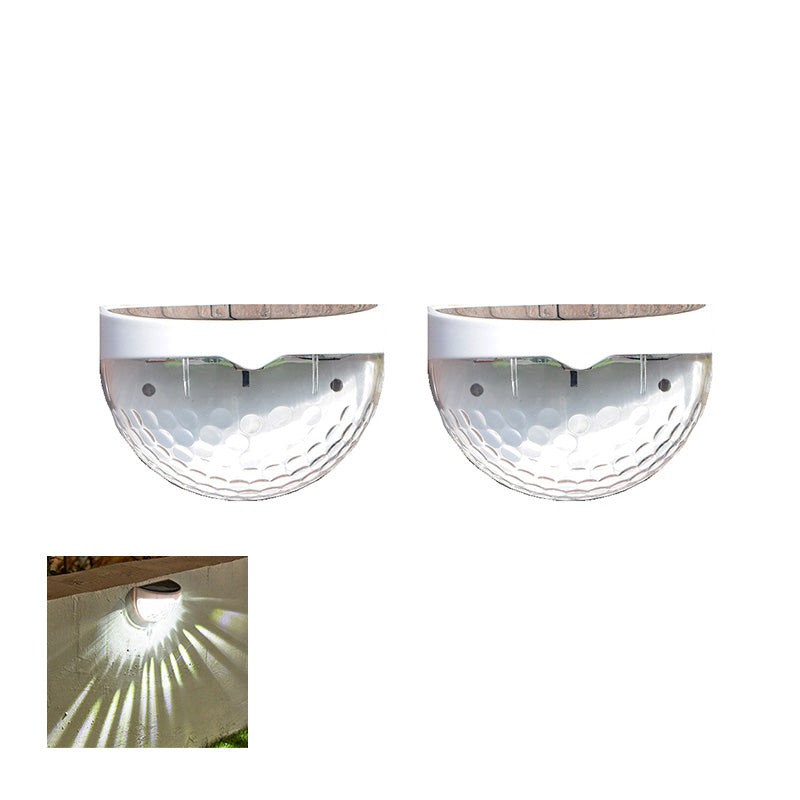 Luminaires solaires dcoratifs et tanches pour cl?tures, destins un usage extrieur
