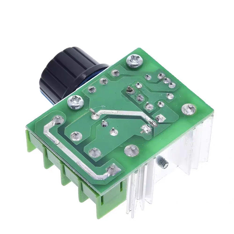 DE RDUCTION Rgulateur de tension CA 2000 Protection contre les surtensions, stable pour vos appareils